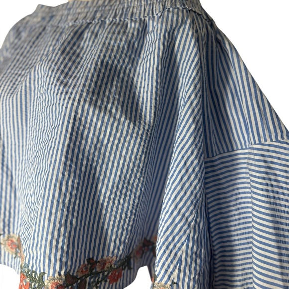 American Eagle Women's Striped  Off The Shoulder Blouse Seersucker  Size Large - Picture 3 of 13